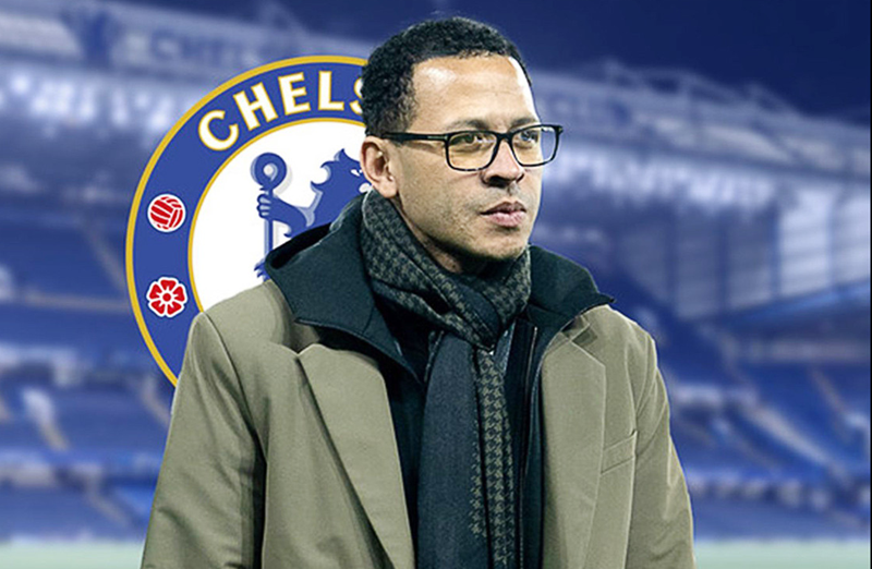 hlv-liam-rosenior-chelsea-khong-den-emirates-de-phong-ngu