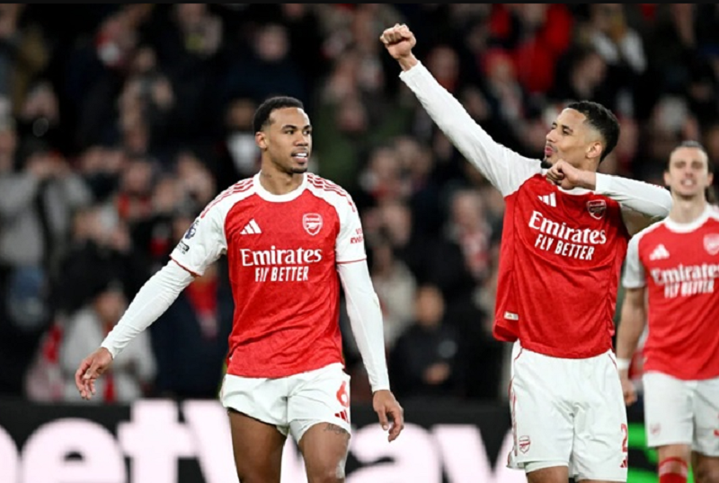 saliba-gabriel-dung-buc-tuong-thep