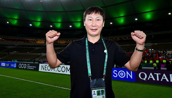 Bàn tay Kim Sang-sik và cú trượt dài của U23 Hàn Quốc tại châu Á